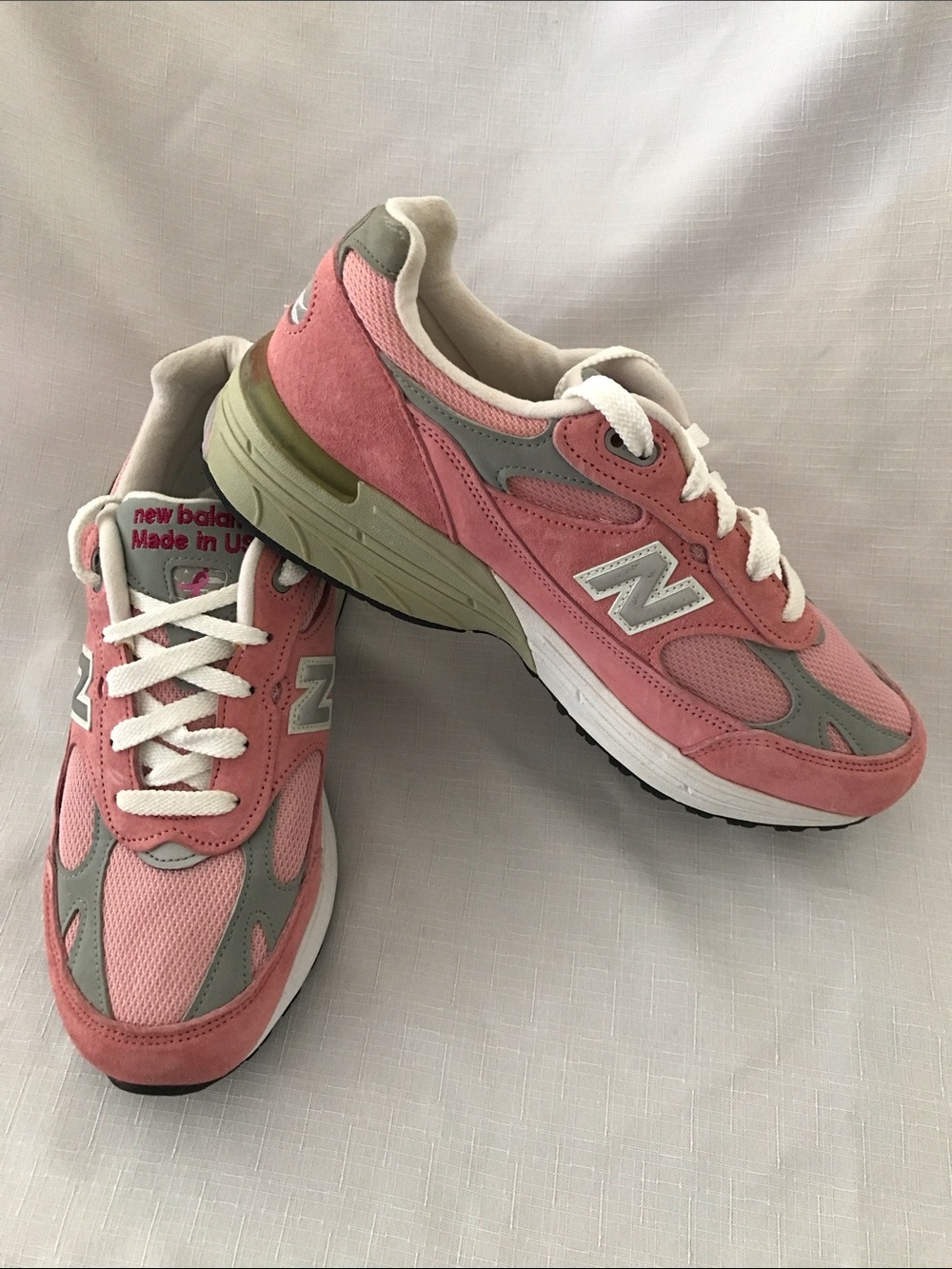 New Balance / Susan G. Kormen / Rare 993 Special Edition ~ Breast Cancer